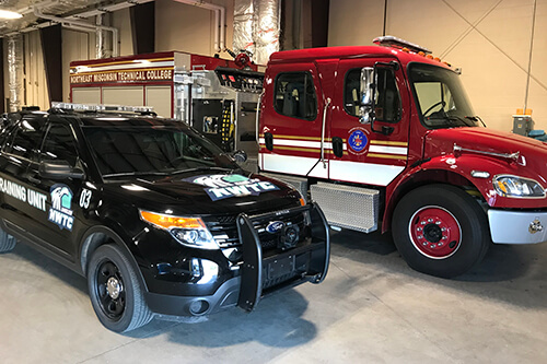 NWTC消防車和NWTC訓練隊車